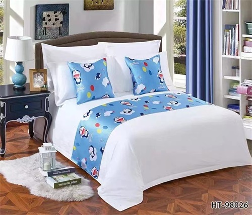 酒店床尾處為啥要放一塊橫布條？